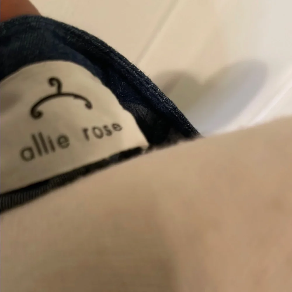 Chic Denim Lace-Up Blouse - Picture 2 of 6